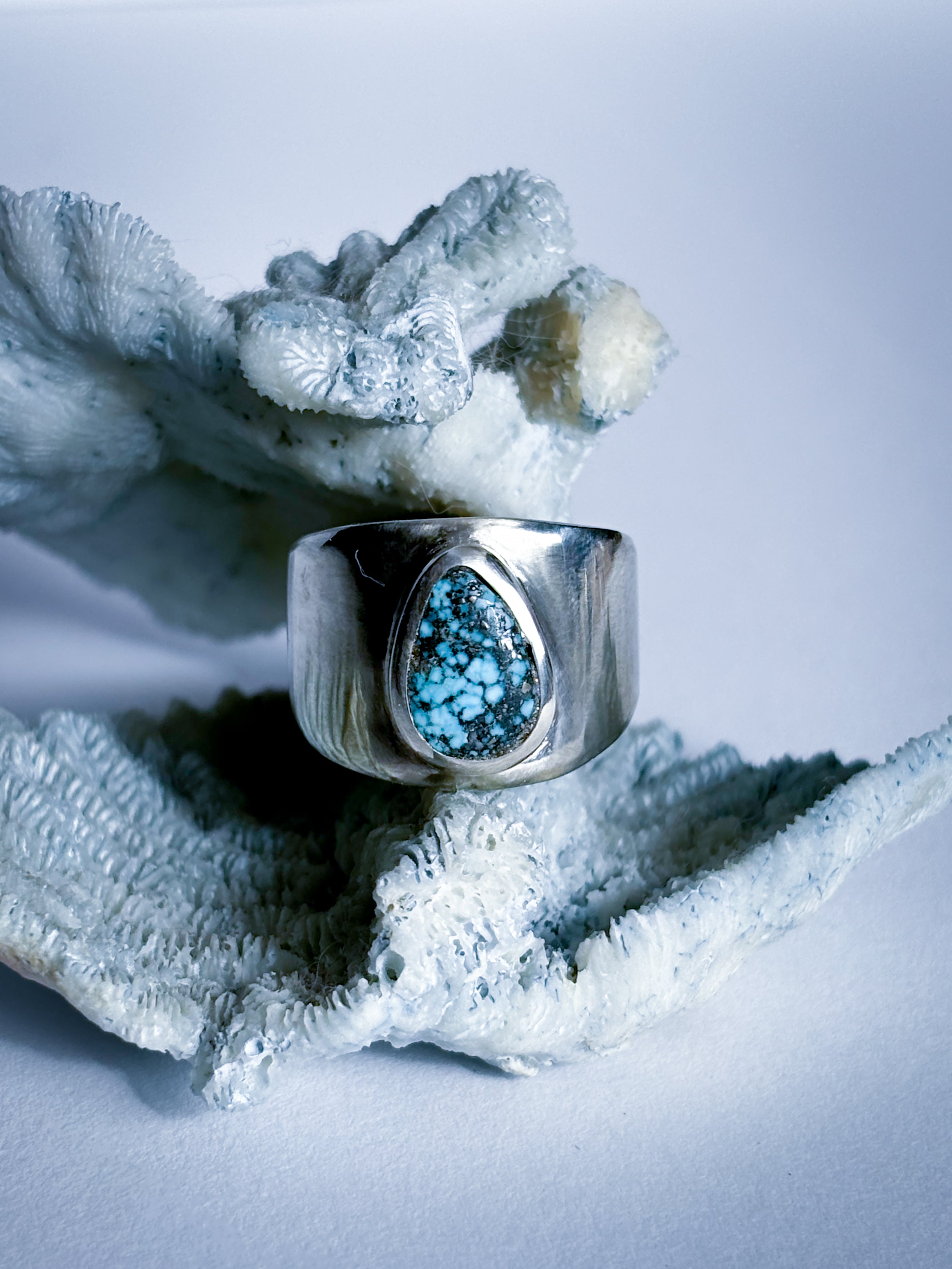 Saddle Band Ring | Kingman Web Turquoise  & Sterling Silver | Size 6.25